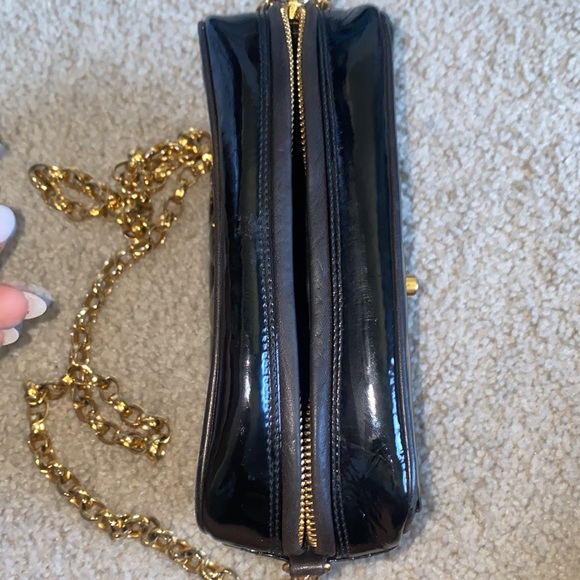 CHANEL Vintage Patent Leather Camera Bag - Picture 7 of 17